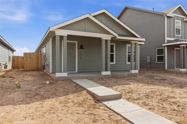 Building Photo - 596 Sormonne Lp