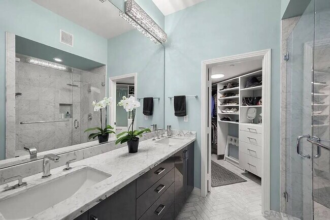 Building Photo - Luxury Marina District Condo for Rent