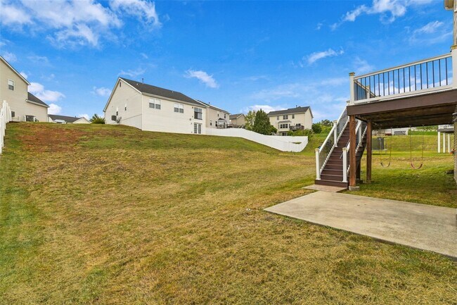 Building Photo - 621 Falling Brook Dr