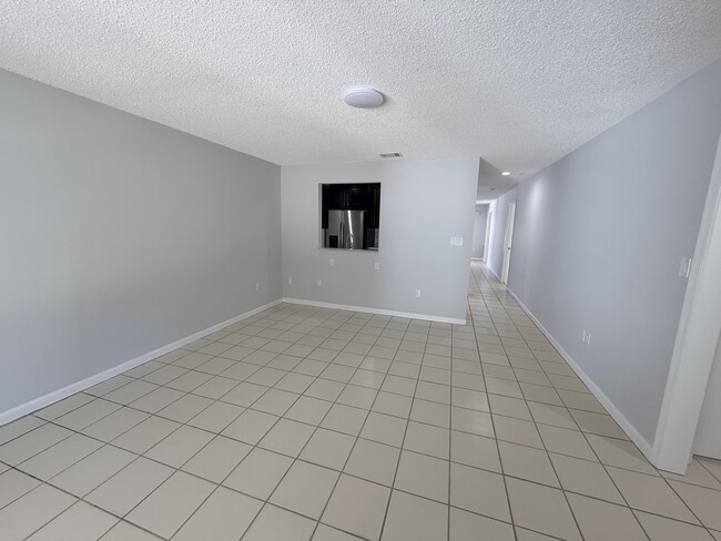 Building Photo - 182 Sparrow Dr