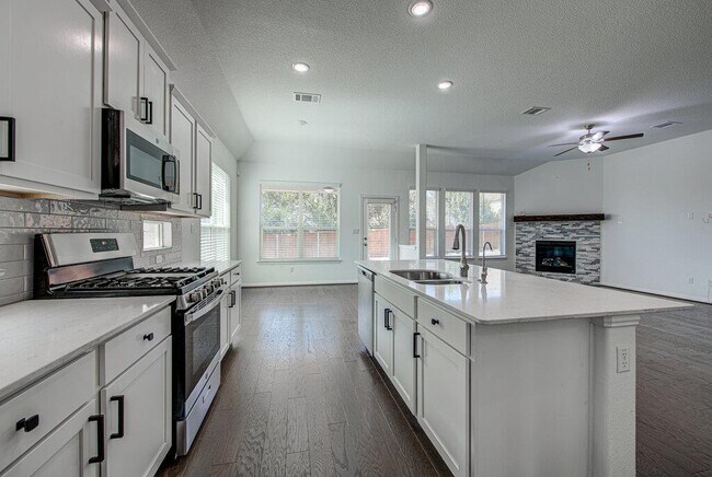 Building Photo - 105 Venti Cove