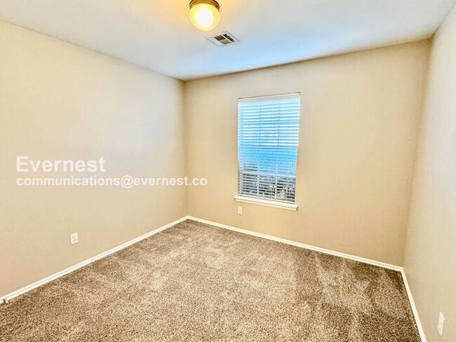 Building Photo - 1412 W 117th St S