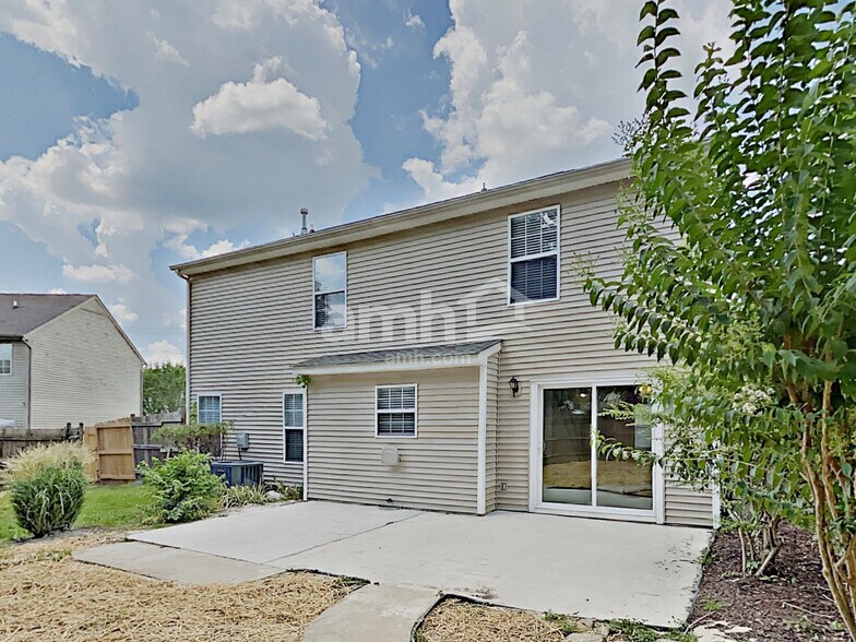 Building Photo - 2117 Ponty Pool Dr