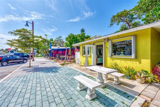 Building Photo - 2400 N Beach Rd