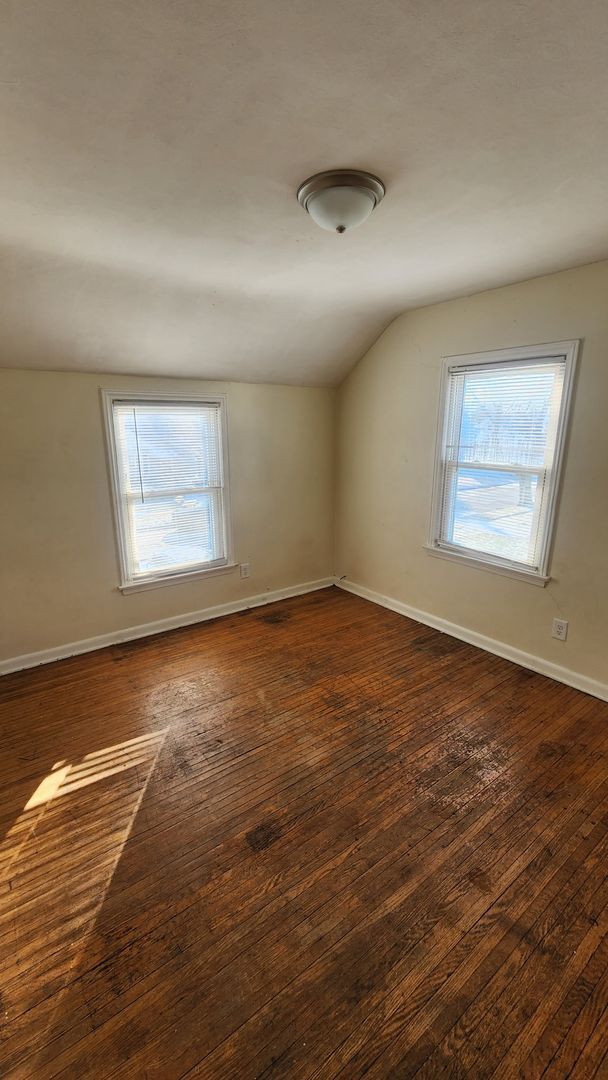 Building Photo - 3 bed 1 bath