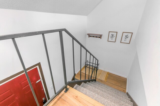 Area for coats, keys, purse, etc. - 515 Donofrio Dr