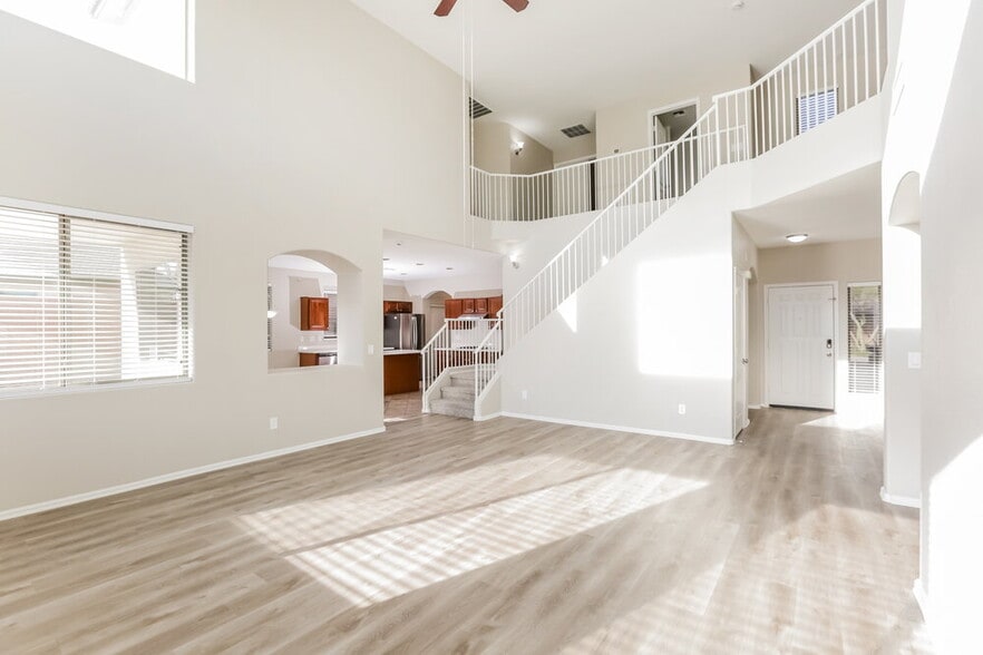 Building Photo - 28833 N Nobel Rd
