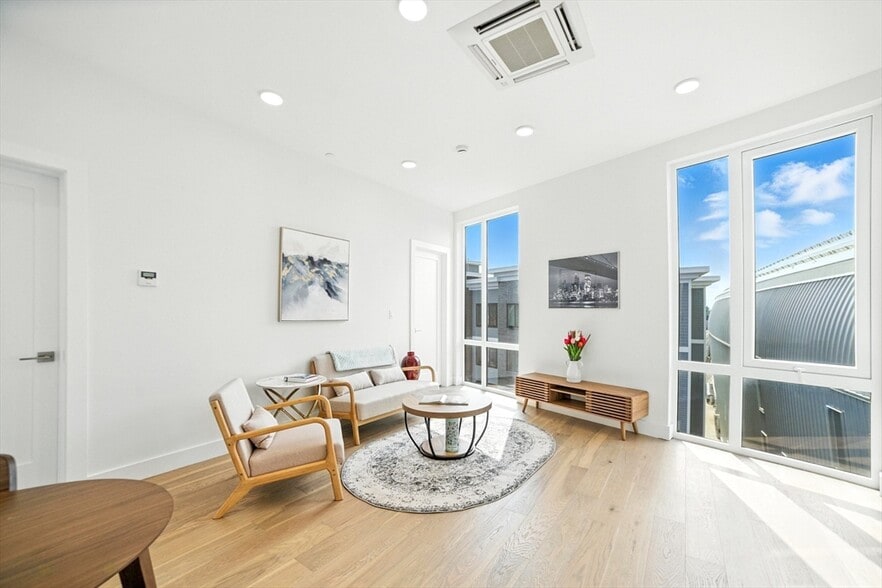 *Pictures are representative samples of the advertised unit. In some cases, the actual units you tou - 34 Hichborn St