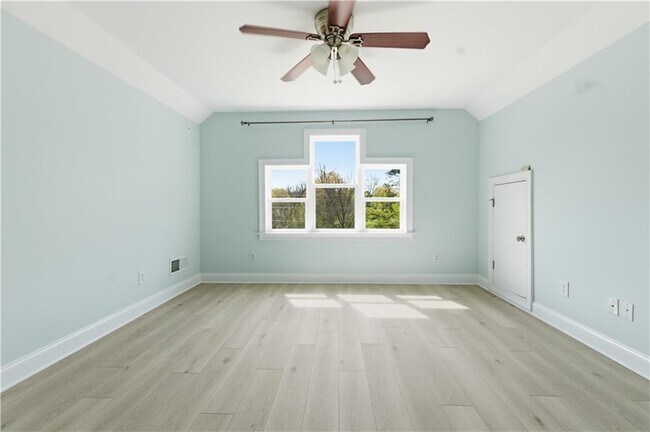 Building Photo - 850 Ormewood Ave SE
