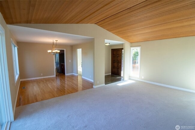Building Photo - 4Bd/3.5Ba Bellevue Home