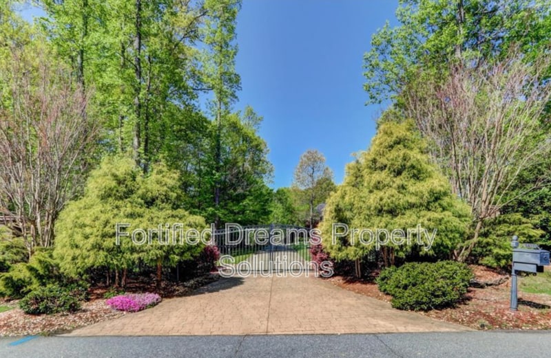 Building Photo - 6421 Ashton Park Dr