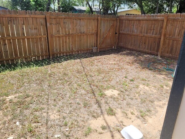 Building Photo - 205 2nd Ave