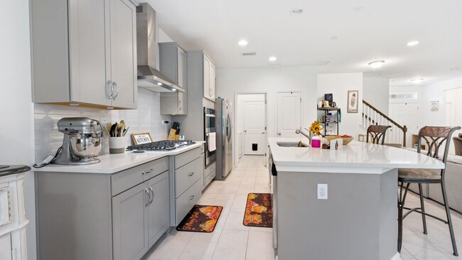 Building Photo - 613 Lancewood Ct