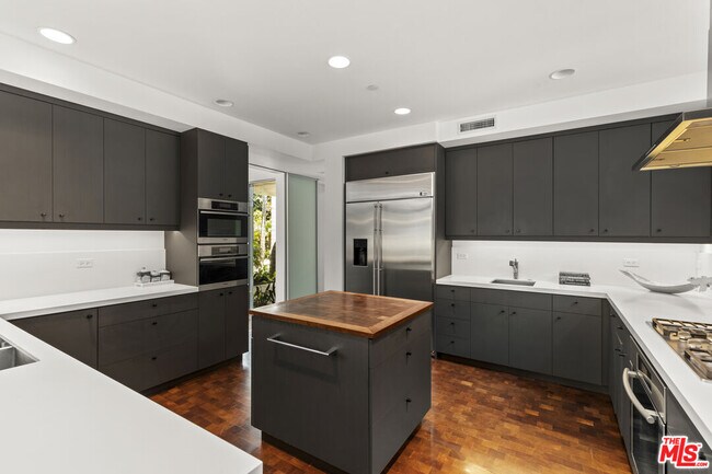 Building Photo - 1500 Rustic Ln