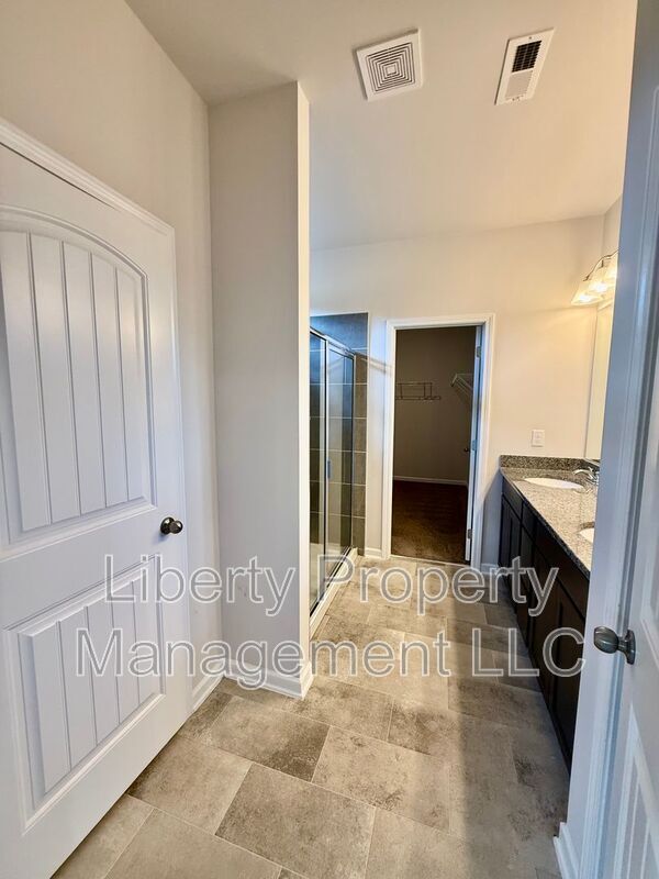 Building Photo - 145 Deodora Ln