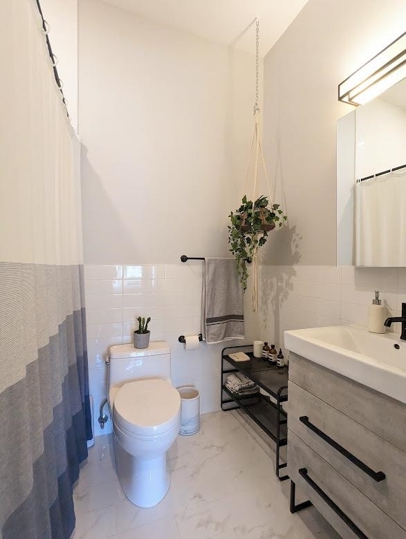 Building Photo - 33 Waverly St