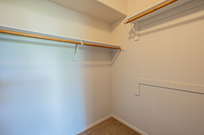 Building Photo - Move In Ready! Two Bedrooms - Tuscany Villas