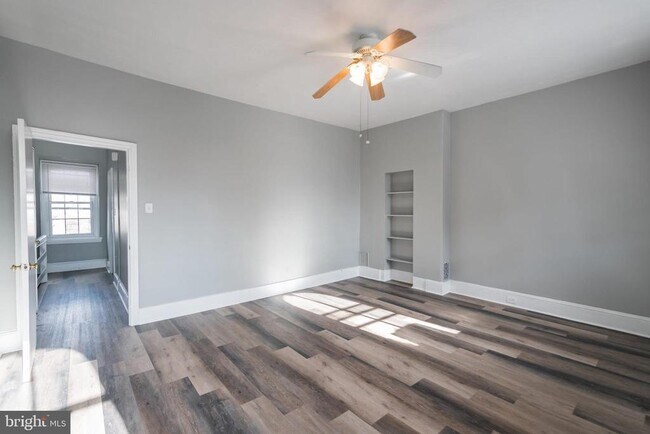 Building Photo - 1933 Spring Garden St