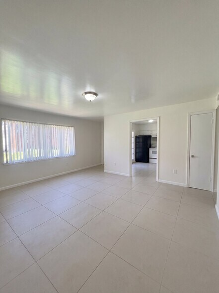 Building Photo - 2295 Candlewyck Cir