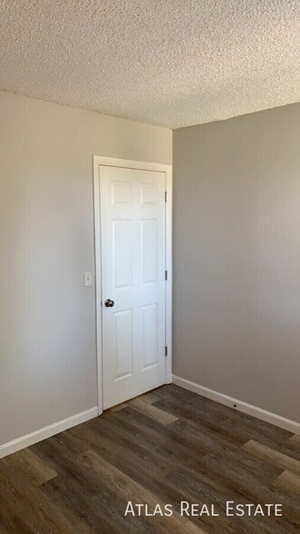 Building Photo - 851 S Uravan Ct