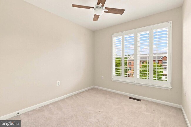 Building Photo - 107 Hearth Ct