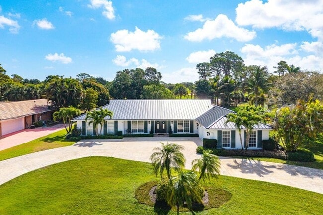 Building Photo - 417 N Country Club Dr