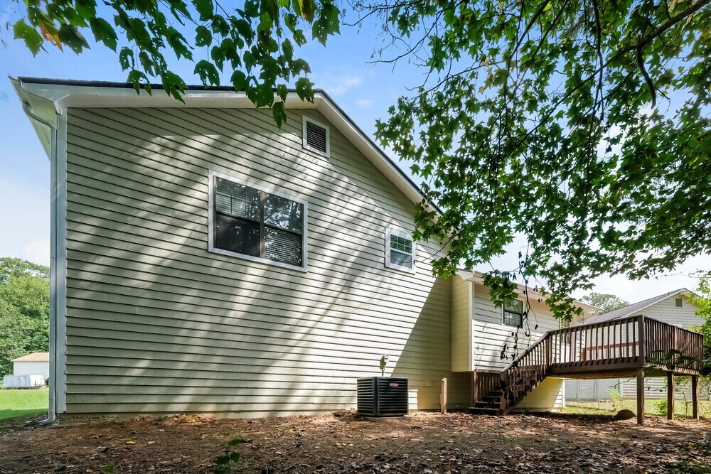 Building Photo - 6230 Littleton Dr