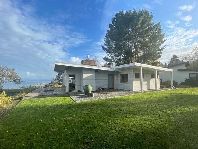 Building Photo - Spectacular View Home In Langley and Fully Furnished!