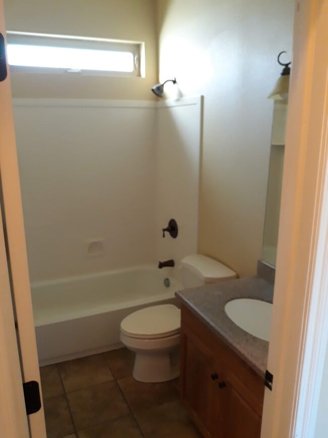 Building Photo - 2342 W 1775 N