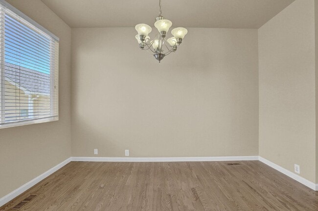 Building Photo - 2424 St Paul Dr