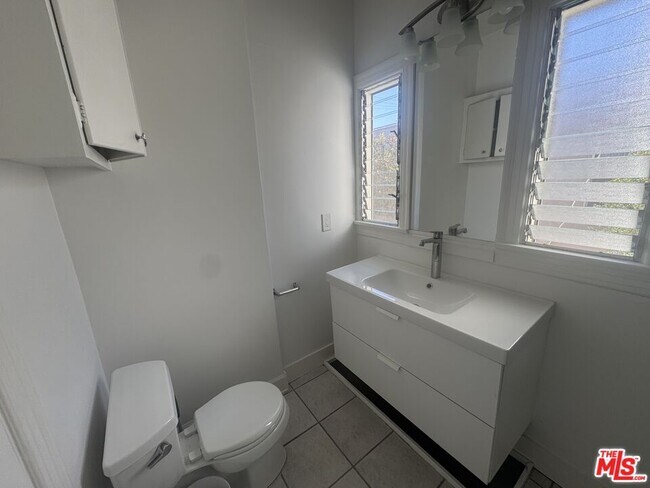 Building Photo - 245 N Swall Dr