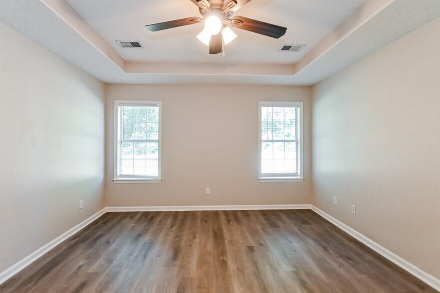 Building Photo - 157 Pebble Creek Cove E