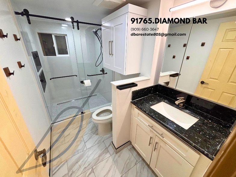 Building Photo - 805 Golden Prados Dr