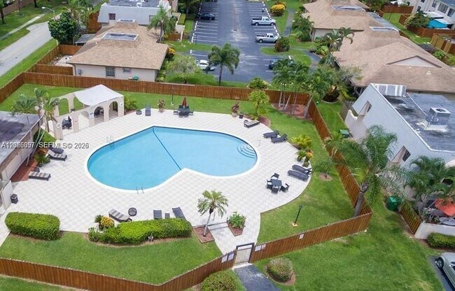 Building Photo - 7355 SW 26th Ct