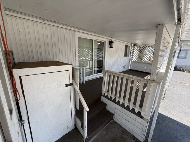 Building Photo - 62 Leota St