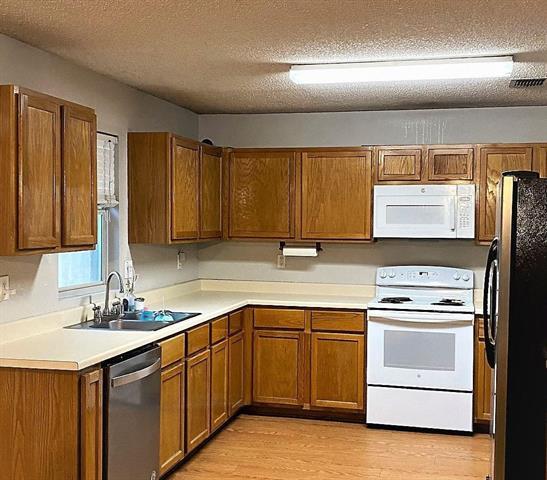 Building Photo - 1807 Spinnaker Way