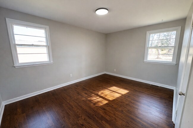 Building Photo - 108 Revere Dr