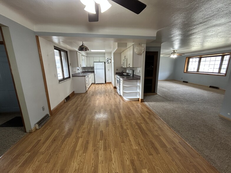 Building Photo - 25921 Yeoman Dr