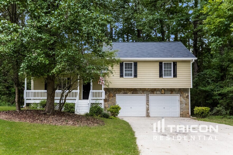 Primary Photo - 100 Russell Dr