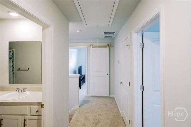 Building Photo - 123 Skylar Rd