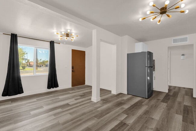 Building Photo - BRAND NEW EVERYTHING IN UPTOWN/BILTMORE AREA