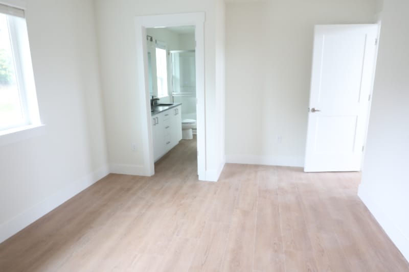 Building Photo - 12901 SE Ridgecrest Rd