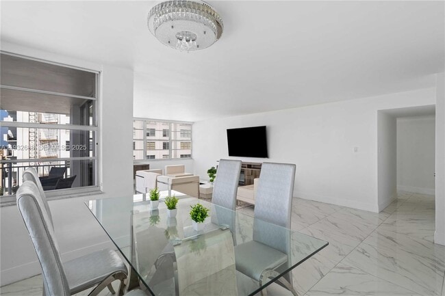 Building Photo - 18051 Biscayne Blvd