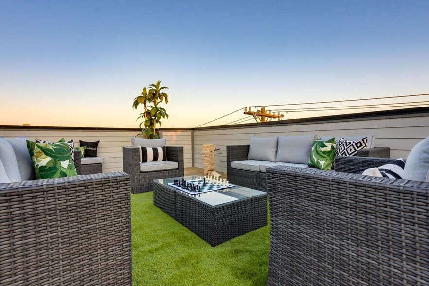 Building Photo - 1035 Scovel St