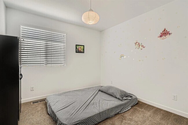 Building Photo - 14621 Domino St