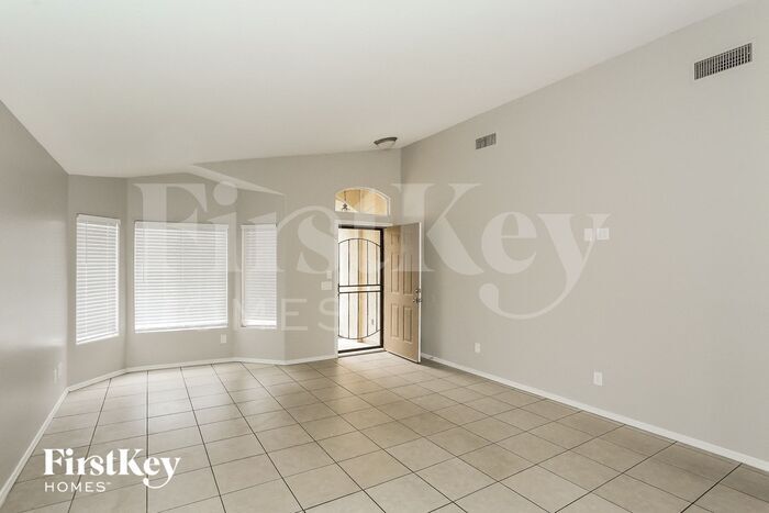 Building Photo - 7623 W Nicolet Ave