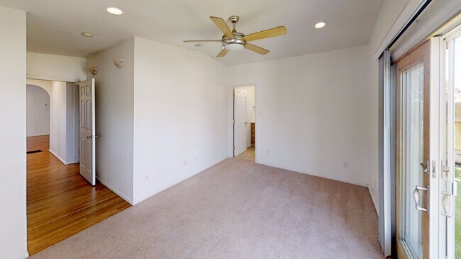 Building Photo - 5321 E Falls View Dr