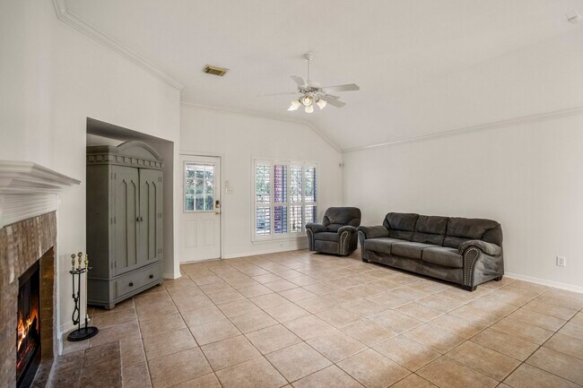 Building Photo - 15 Heron Hollow Ct