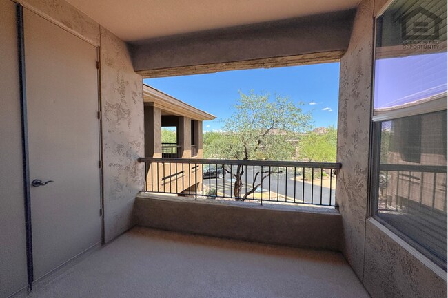 Building Photo - 2Bed/2Bath 2nd Floor Condo in North Scottsdale! Ready for Immediate Move-In! -- Gated Community! ...