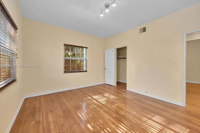Building Photo - 46 Montilla Ave